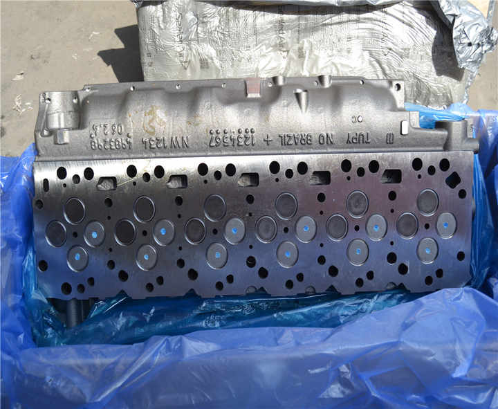 Hot selling QSB6.7 engine parts cylinder head 5361627 5339816 