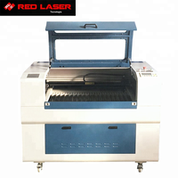 Machine de découpe et de gravure laser CO2 pour cartes d'invitation de mariage en acrylique