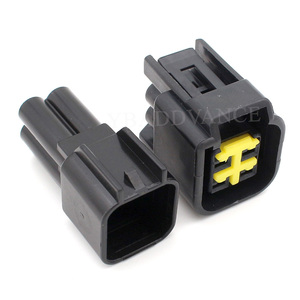 FW-C-4F-B FW-C-4M-B Furukawa FW 090 <span class=keywords><strong>4</strong></span> <span class=keywords><strong>Pin</strong></span> Vrouwelijke Connector Suzukis Solenoid en CDI