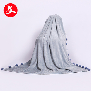 Chine en gros flanelle polaire microfibre gland couverture wtih mignon <span class=keywords><strong>venonat</strong></span> balle - Product Image 3