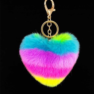 Yongze 10 cm arc-en-ciel couleur goutte de pluie Style <span class=keywords><strong>porte</strong></span>-clés doux fausse fourrure Pom Pom boule en forme de <span class=keywords><strong>coeur</strong></span> pour sacs <span class=keywords><strong>porte</strong></span>-clés en <span class=keywords><strong>peluche</strong></span> - Product Image 3
