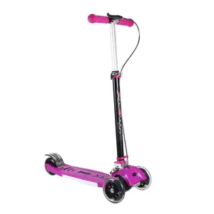 Monopattino pieghevole personalizzato per bambini tre ruote in PU Scooter a piedi sport all'aria aperta equitazione monopattino