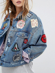 Ultima Giacca di Jeans <span class=keywords><strong>Oversize</strong></span> con Badge Ricamati per <span class=keywords><strong>Donna</strong></span>, Vendita all'Ingrosso - Product Image 2