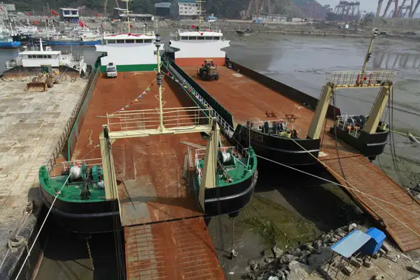 75 M 2385 DWT LCT CHIATTA PER VENDITA di video(http://v.youku.com/v_show/id_XNTQwOTM2OTg0.html)