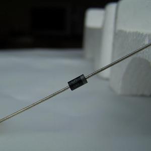 1A 1600 V general ese fin rectificador de silicio diodo EM513 - Product Image 1