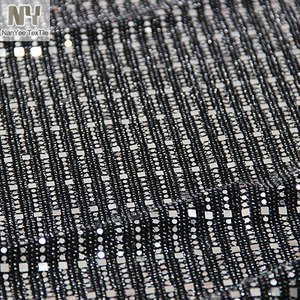 Tela <span class=keywords><strong>de</strong></span> Lentejuelas Cuadradas Plateadas con Efecto Espejo <span class=keywords><strong>de</strong></span> Nanyee Textile, sobre Jersey Brillante - Product Image 1