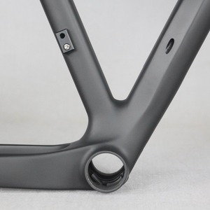Nouveau cadre de VTT super léger à suspension arrière rigide 29 pouces en fibre de carbone <span class=keywords><strong>T1000</strong></span>, câblage interne, BB92, cadre de vélo de montagne en carbone FM599 - Product Image 4