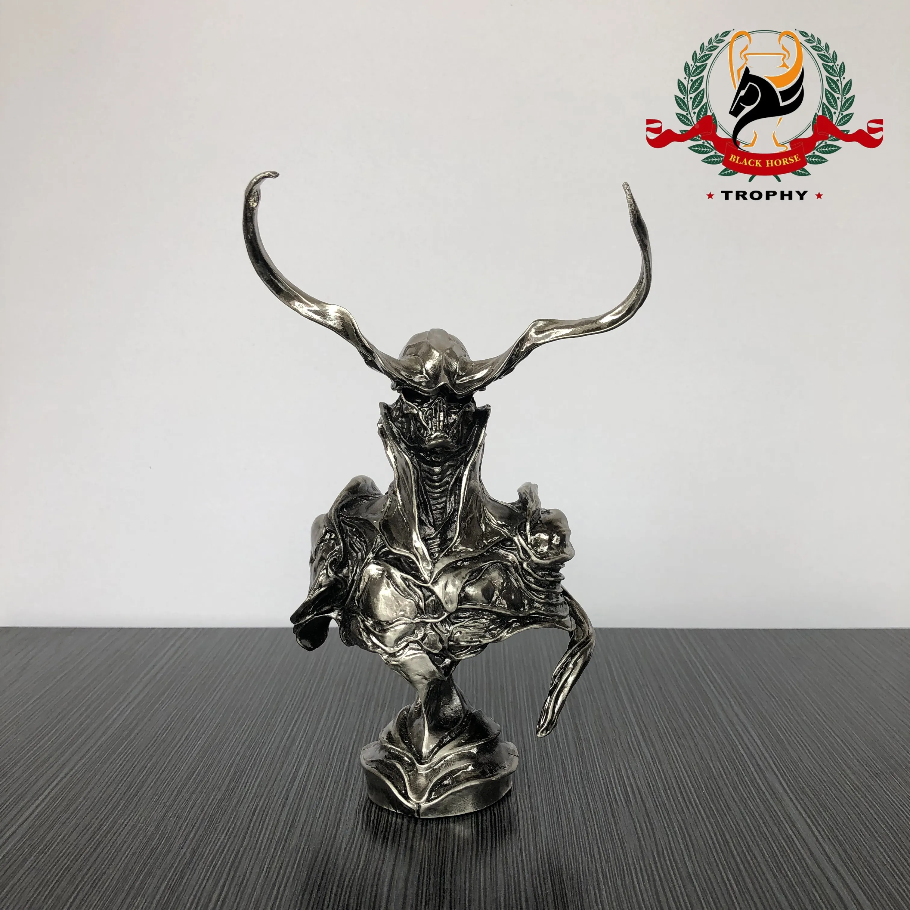 Adornos de Metal personalizados, escultura de Caballero del infierno negro, conjunto de regalo artesanal