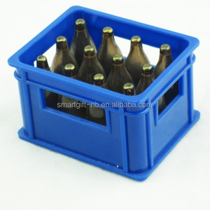 Caja de Plástico para Cerveza con Abrebotellas y Logotipo Personalizado - Product Image 6