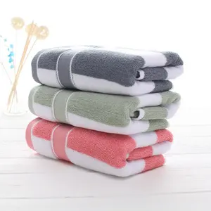 中国工厂批发素色定制条纹100% 棉面浴巾礼品