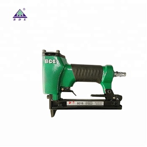 mechanical stapler and staples gas stapler