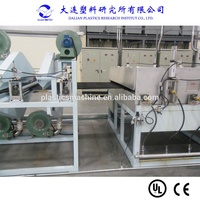 Machine d'extrusion automatique de panneaux et feuilles en nid d'abeille PP avec moteur et boîte de vitesses pour boîtes logistiques - Haute productivité