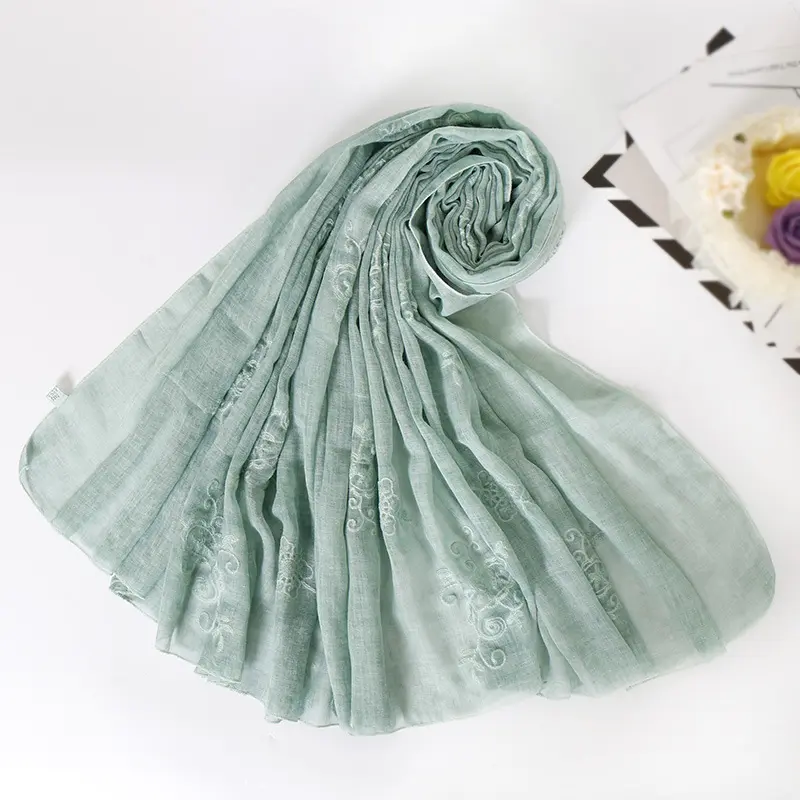 2019 neue dehnbare Baumwolle Hijab mit Stickerei Blumen benutzer definierte Schal Mode Wrap für Frauen Baumwolle Hijab Dubai Hot Sell Schals