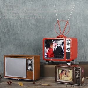 ขายส่งตกแต่งบ้านงานฝีมือโลหะโบราณที่ทำด้วยมือวินเทจรุ่นเก่าทีวีกับธนาคารเหรียญสำหรับการตกแต่งบาร์ - Product Image 4