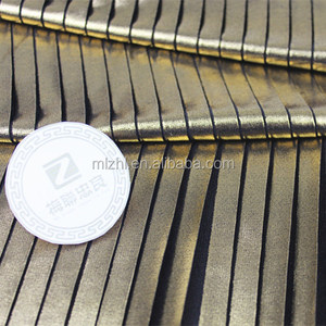 Tessuto Plissettato Dorato Lucido all'Ingrosso per Abiti e Gonne, Tessuto Plissettato con Lamina Dorata - Product Image 4