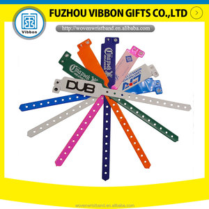 Personnalisé vinyle bracelets avec étiquettes <span class=keywords><strong>d</strong></span>'<span class=keywords><strong>identification</strong></span> made in China - Product Image 5