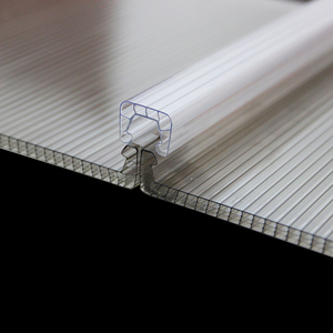 Pannello in Policarbonato a Forma di U Polyvalley con Rivestimento UV, 82% di Trasmissione Luminosa, Garanzia 15 Anni, Spessore 6-20mm <span class=keywords><strong>per</strong></span> Coperture e Lucernari - Product Image 2