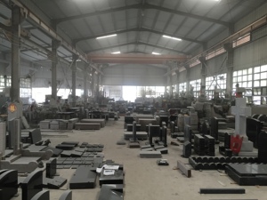 Diseño profesional <span class=keywords><strong>cementerio</strong></span> Uso de granito negro vertical lápidas <span class=keywords><strong>con</strong></span> <span class=keywords><strong>flores</strong></span> - Product Image 5