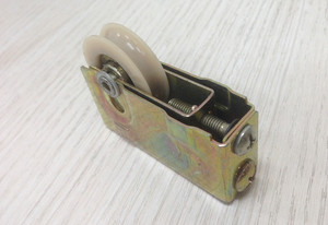 KEYI METAL Puerta y Ventana Polea de Hierro Puerta Corredera de Vidrio Rodillo Inferior Ruedas Para Ventanas - Product Image 6
