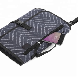 Portátiles de viaje exterior <span class=keywords><strong>cambiador</strong></span> Mat portátil bebé <span class=keywords><strong>cambiador</strong></span> de pañales <span class=keywords><strong>con</strong></span> cojín de cabeza y <span class=keywords><strong>bolsillos</strong></span> - Product Image 4