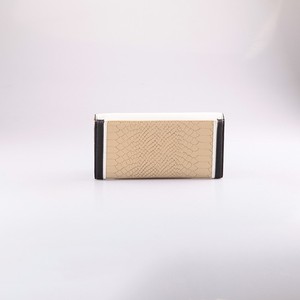 5286 Cartera para mujer con contraste de colores y acabado cocodrilo para toda las ocaciones, moderno , bonito y economico. - Product Image 4