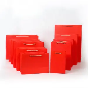 Hochzeit rote Papiertüte individuell bedrucktes Logo mit Markennamen chinesischen Neujahrs papiertüten