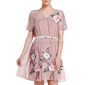 热销女士时尚迷你裙哥特式连衣裙甜美女孩粉色服装Stb-01103休闲连衣裙V领花卉刺绣