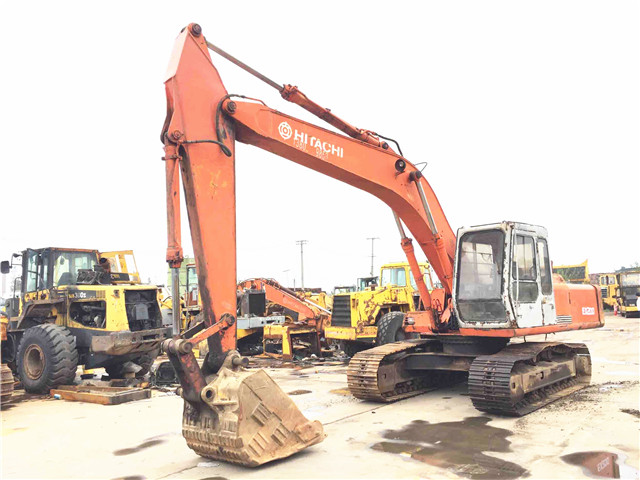 Hitachi EX200 Excavator - High Digging Power & Reliable Performance