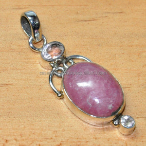 Pendentif en quartz rose cristal pierre précieuse en argent sterling 925 avec lunette plaquée argent pendentif à la mode pour cadeau de mariage. - Product Image 1