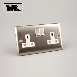 Inggris Standar Stainless Steel Outlet Listrik 13A Double Gang Dinding Saklar Stop Kontak