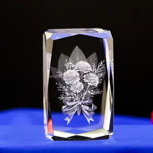 Personalizado várias flores 3d cubo de vidro gravado laser moldura de fotos cristal carnação para o dia das mães