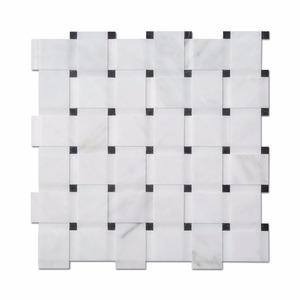 Mosaico de Mármol Blanco Carrara 3D con Diseño de Cesta y Puntos Negros de Nero Marquina - Product Image 1
