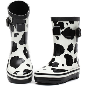 Botas de Agua para Niños con Estampado de Vaca en Blanco y Negro, de Silicona y Goma, con Hebilla Lateral, MOQ Bajo, Disponibles en Línea - Product Image 3
