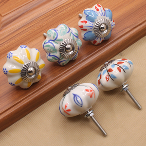 Alibaba chine fabricant coloré peint à la main ronde <span class=keywords><strong>porcelaine</strong></span> en céramique cabinet poignées <span class=keywords><strong>de</strong></span> <span class=keywords><strong>porte</strong></span> pour meubles - Product Image 1