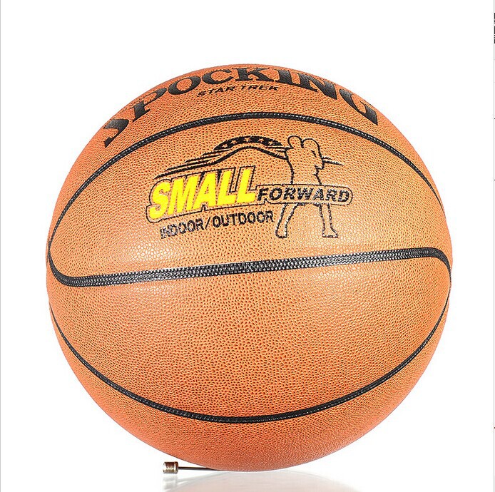 Pallone Da Basket Outdoor Molten – Taglia 7 In Pelle Sintetica, Nero/Argento Lucido, 12 Pannelli