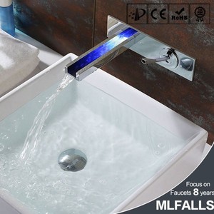 Bagno del bicromato di potassio placcato parete in lavaggio rubinetto del bacino lavello rubinetti dell'acqua lungo cascata becco con la luce del LED MLFALLS - Product Image 1