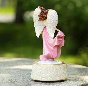 Ángel feliz bailando resina caja de música - Product Image 3