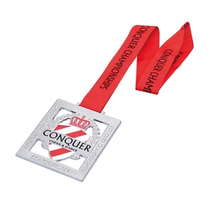 Commercio all'ingrosso su misura di promozione oro glitter piazza medaglia - Product Image 3