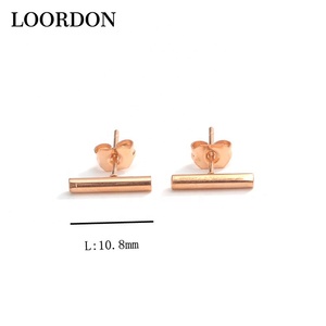 LOORDON Vente à Chaud Bijoux Minimalistes Boucles d'Oreilles à Clous Ronds en Acier Inoxydable 316L pour Femmes - Product Image 2