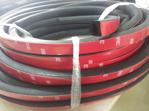 Estrusione Spugna Guarnizioni Delle Porte Con Adesivo Nastro di Gomma Epdm - Product Image 3