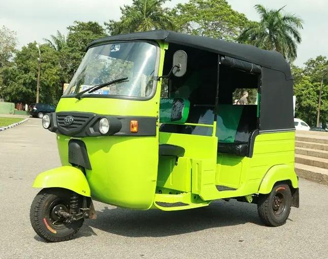 Tuk tuk bajaj bajaj