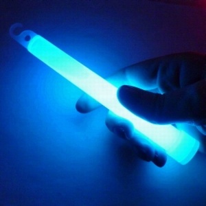 Bâtons lumineux fluorescents de 6 pouces, lot de bâtons lumineux, jouet pour enfants pour les fêtes - Product Image 2