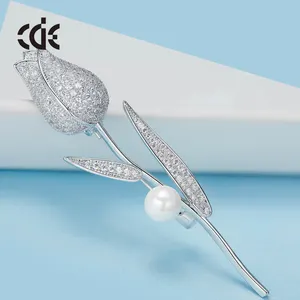 CDE Fashion Jewelry Zirconia White Rhinestone Rose Brooch