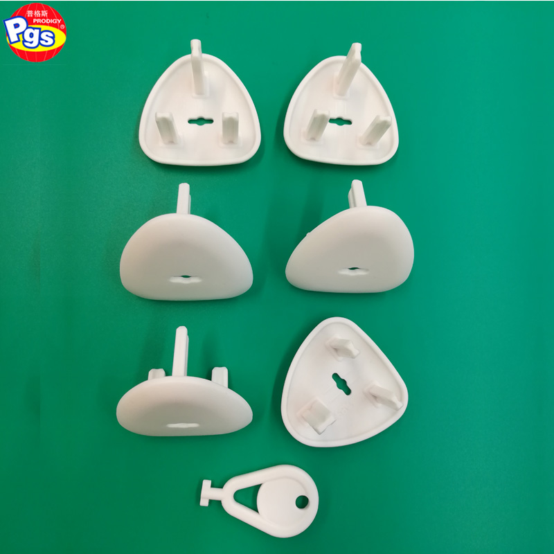 6 plugs 1 key white
