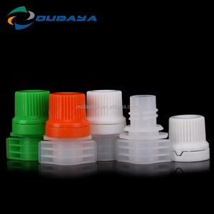 Fabricant chinois de becs verseurs en plastique avec bouchon pour bouteilles, design anti-fuite, taille et couleur personnalisables, marque Oudaya - Product Image 1