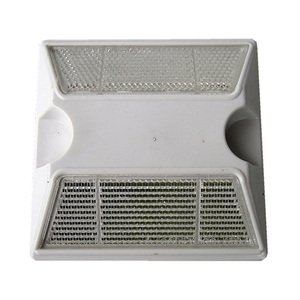 Guangzhou Solar Road Studs Straßen reflektor <span class=keywords><strong>Cat</strong></span> Eye <span class=keywords><strong>3m</strong></span> Qualität Reflektor Kunststoff <span class=keywords><strong>Cat</strong></span> Eye reflektierende Road Stud - Product Image 5