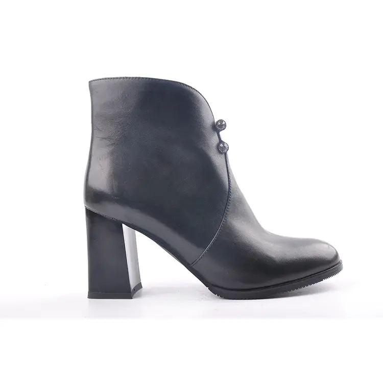 Original design 2018 chunky high heel women leather boots