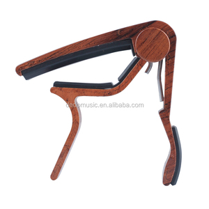 Capo de <span class=keywords><strong>guitare</strong></span> en bois de dernière conception, accessoires pour instruments à cordes acoustiques et électriques, avec ressort à mémoire de forme - Product Image 4