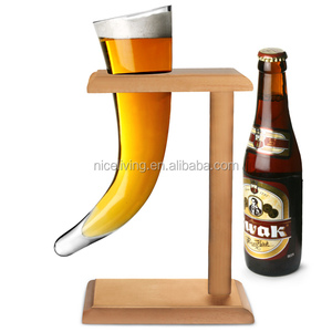 Bicchiere da Birra Viking 17oz/480ml a Forma di Corno con Supporto, Soffiato a Mano, Satinato, Inciso, Trasparente, Resistente all'Acqua, in Plastica PC - Product Image 3