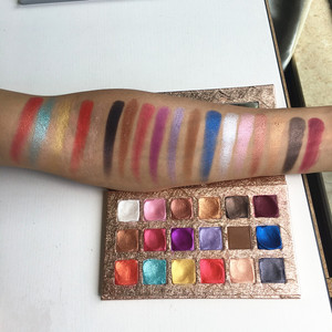 Francy พาเลทอายแชโดว์แบบครีมกล่อง18สีเครื่องสำอางแฟนซีฉลากส่วนตัวแบบใหม่กำหนดเอง - Product Image 3